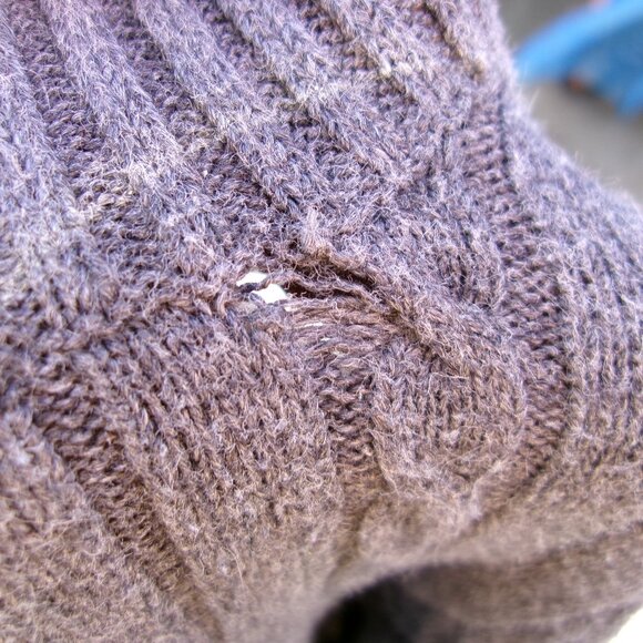 IZOD Turtleneck Ladies Womens Gray Cable Knit Fisherman Sweater Size Medium VGUC - Picture 9 of 14